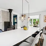 2 Bedroom Awesome In Casa vacanze Hasle